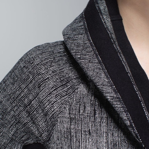 ♥️Lululemon To Class Cardigan Jacket Black & White -  sz 6 - Picture 4 of 7